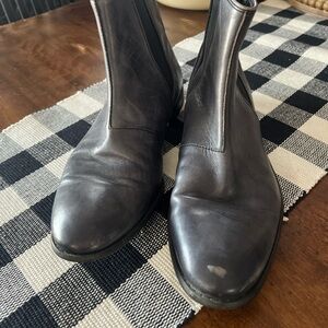 Black leather boots 
John Varvatos 
Condition good 
Size 12